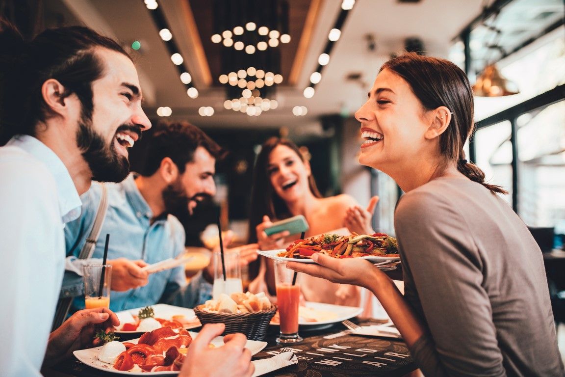 Marché-Fonctionnel-Une-vraie-expérience-Diner-people